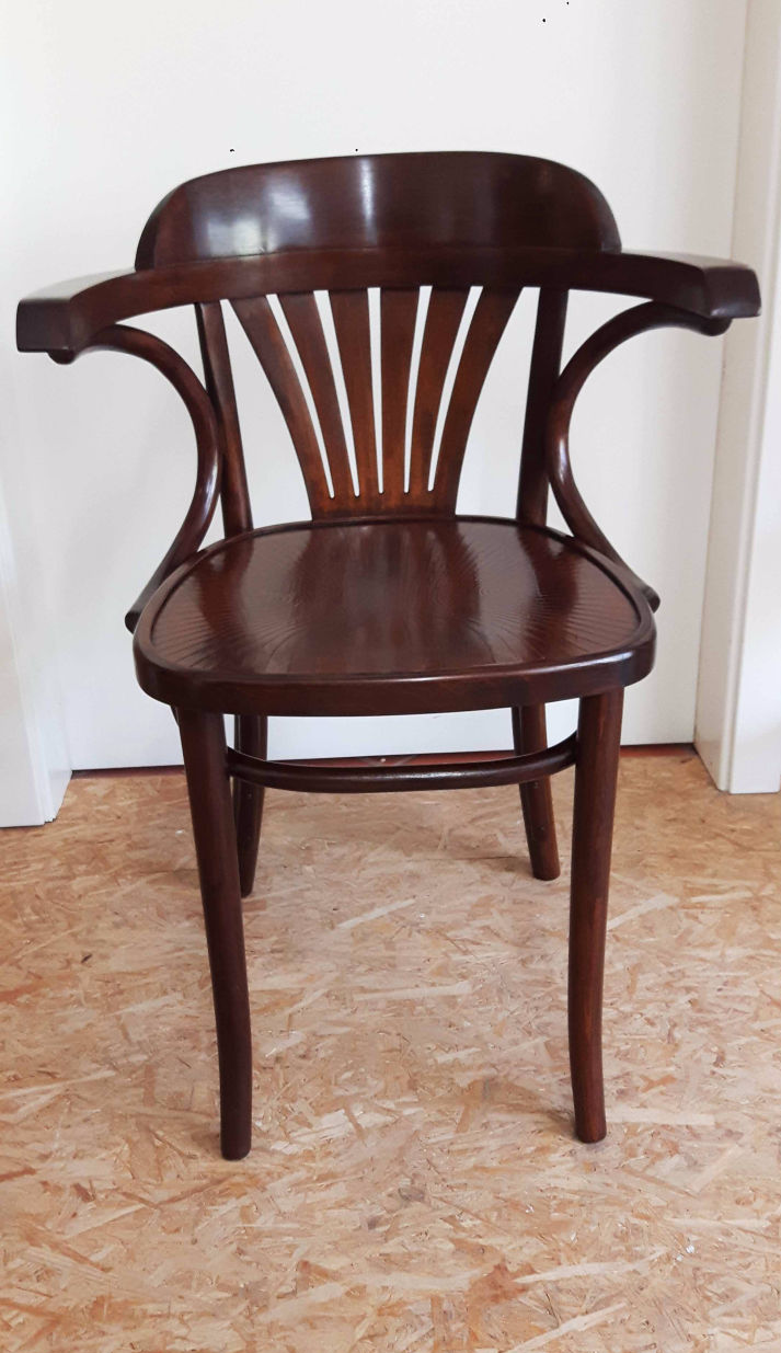 Nachher - Thonet-Stuhl aus Buchenholz